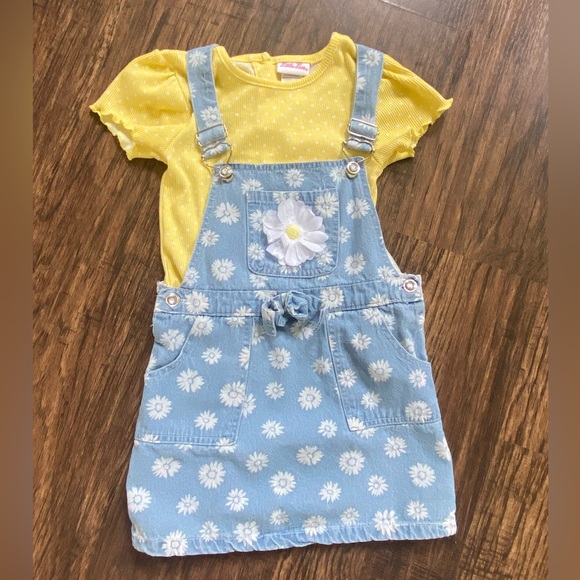 Little Lass  2 piece set. Size 5 - Picture 1 of 3